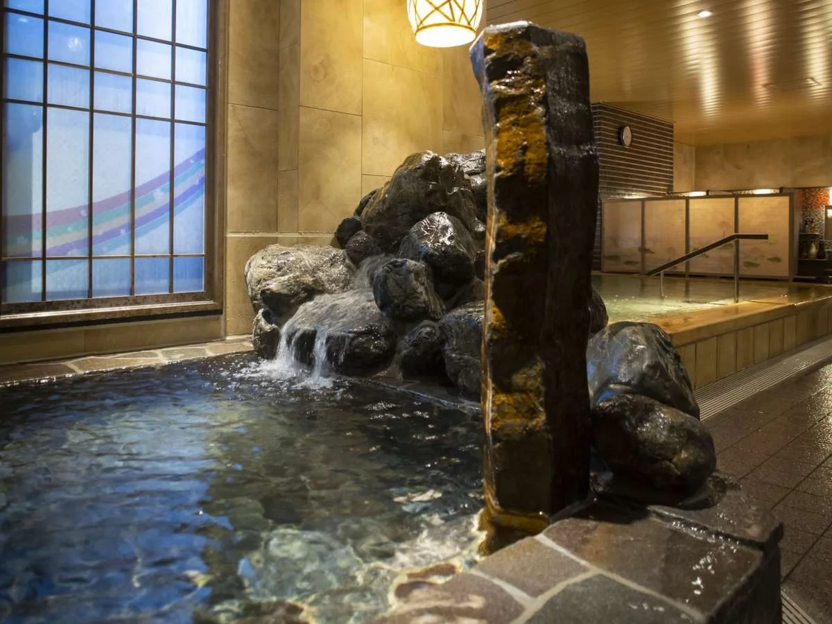 Open-air rock bath